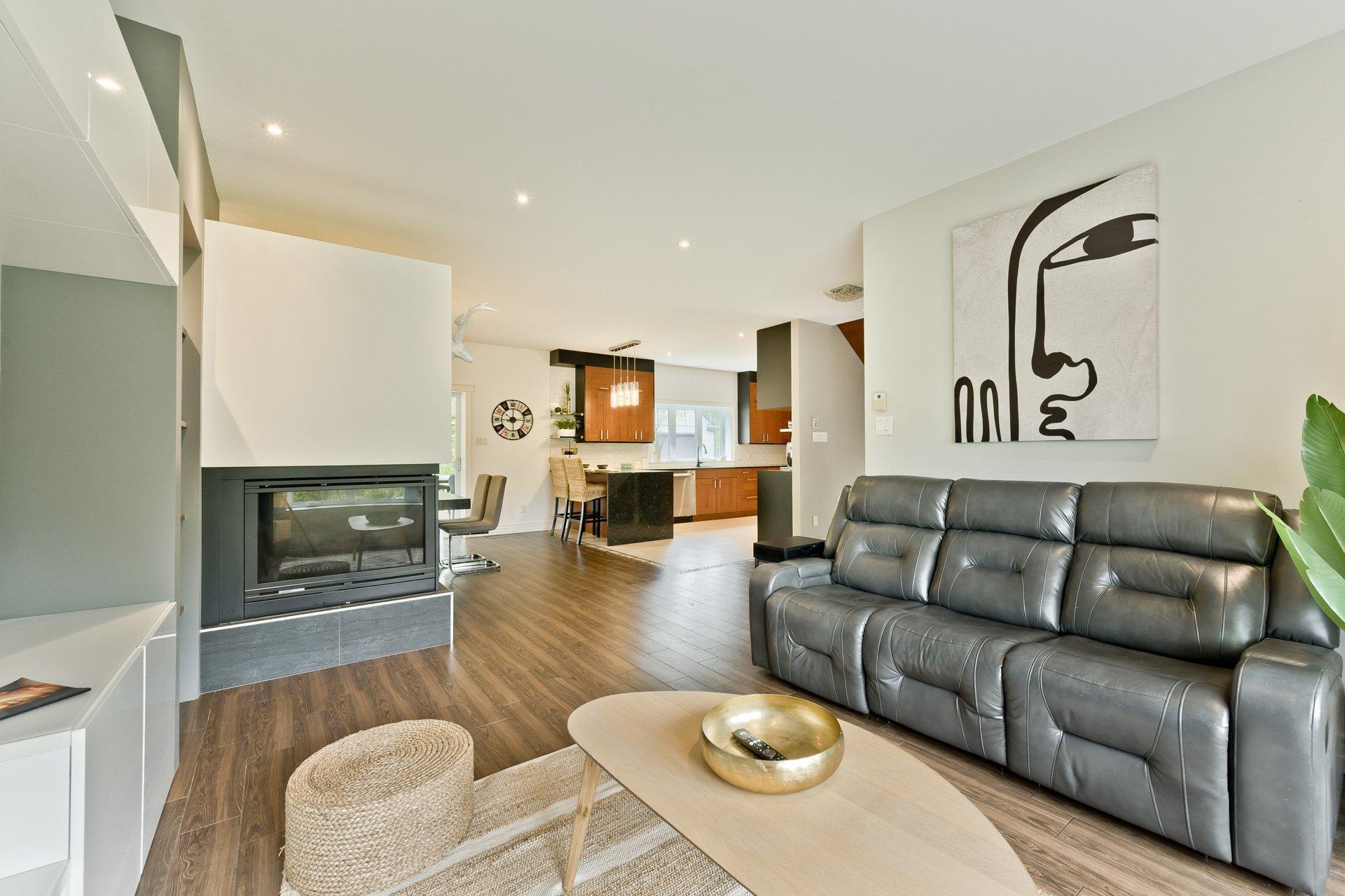 









11


Rue des Mésanges

,
Saint-François-Xavier-de-Brompton,




QC
J0B2V0

