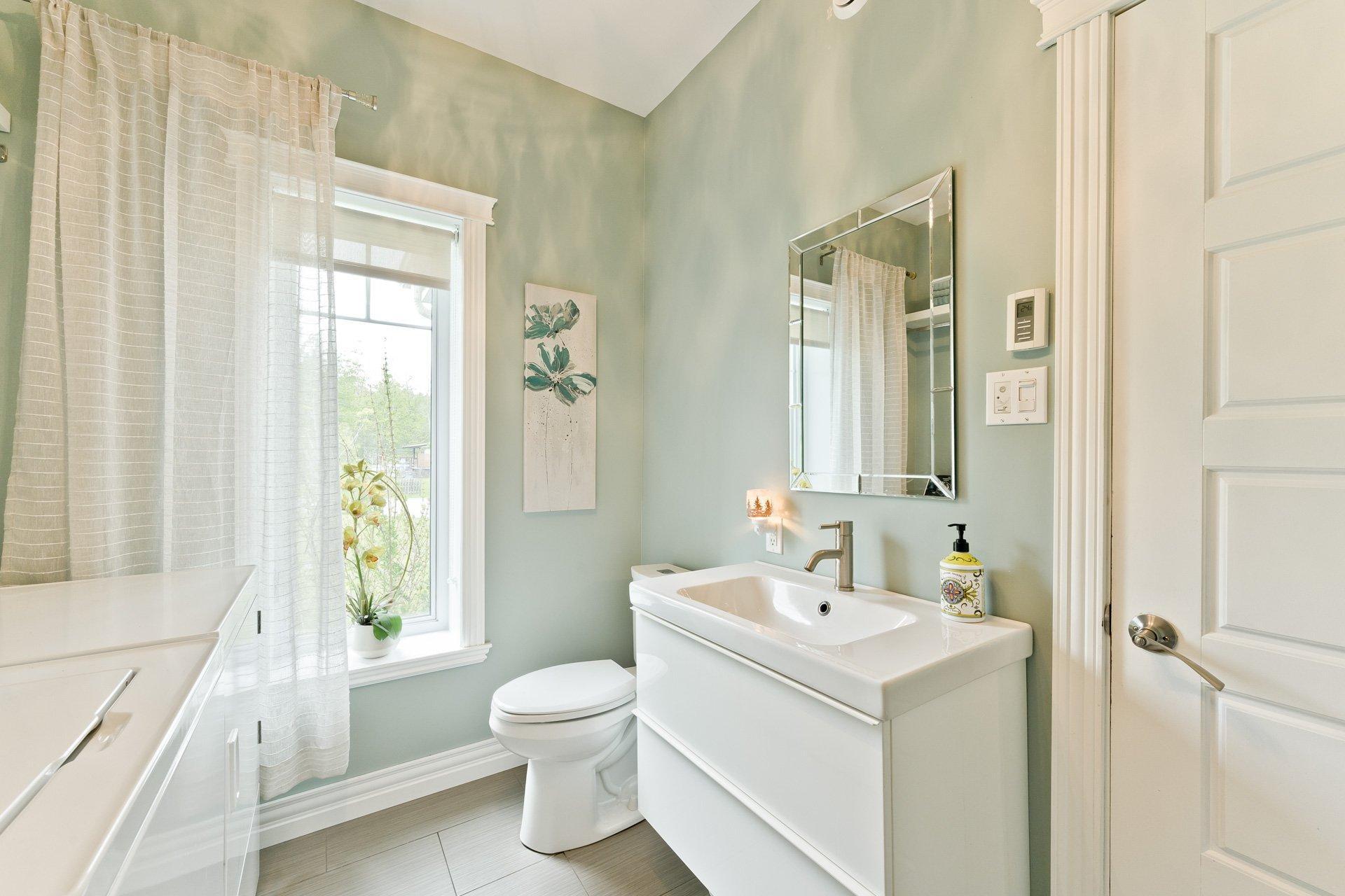 









11


Rue des Mésanges

,
Saint-François-Xavier-de-Brompton,




QC
J0B2V0

