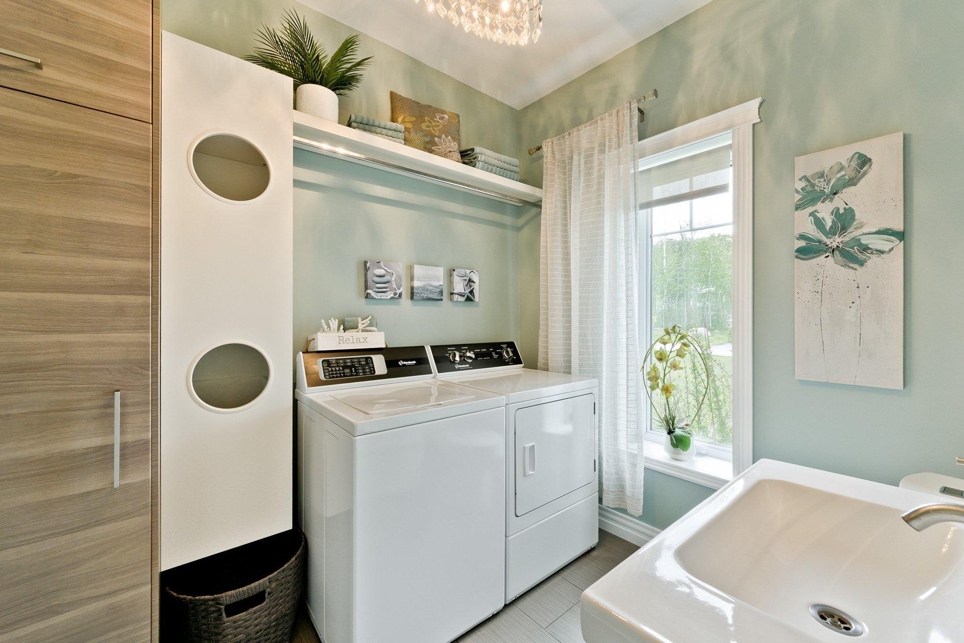 









11


Rue des Mésanges

,
Saint-François-Xavier-de-Brompton,




QC
J0B2V0

