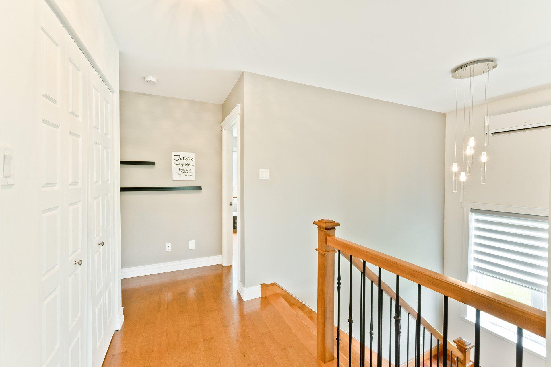 









11


Rue des Mésanges

,
Saint-François-Xavier-de-Brompton,




QC
J0B2V0

