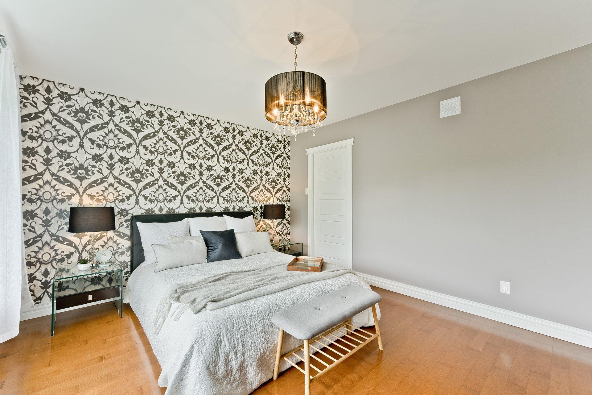 









11


Rue des Mésanges

,
Saint-François-Xavier-de-Brompton,




QC
J0B2V0

