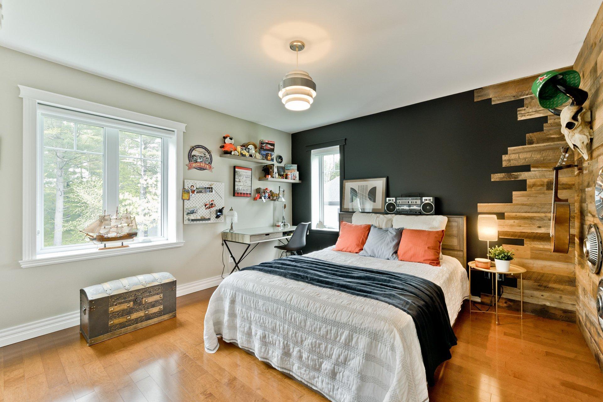 









11


Rue des Mésanges

,
Saint-François-Xavier-de-Brompton,




QC
J0B2V0

