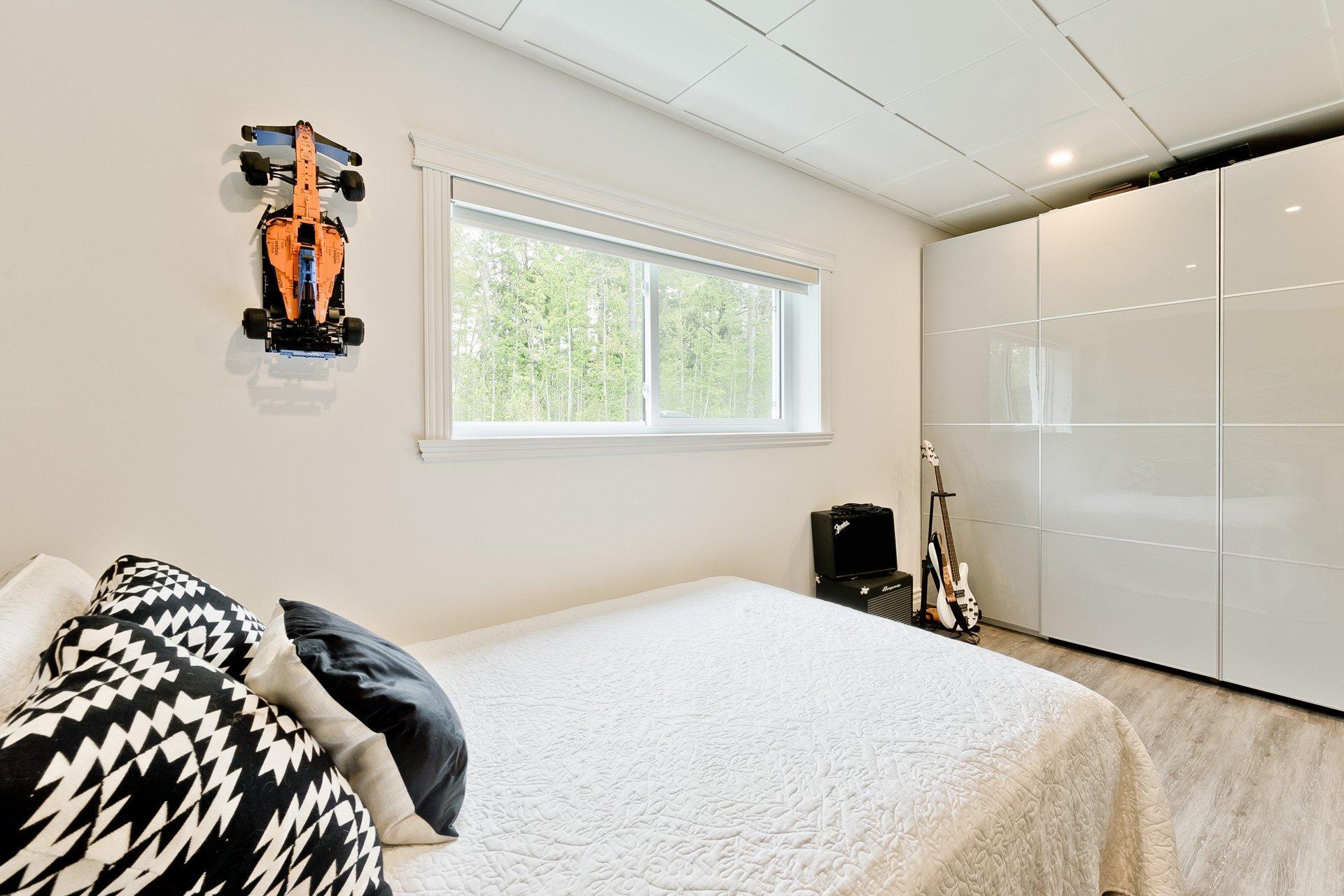 









11


Rue des Mésanges

,
Saint-François-Xavier-de-Brompton,




QC
J0B2V0

