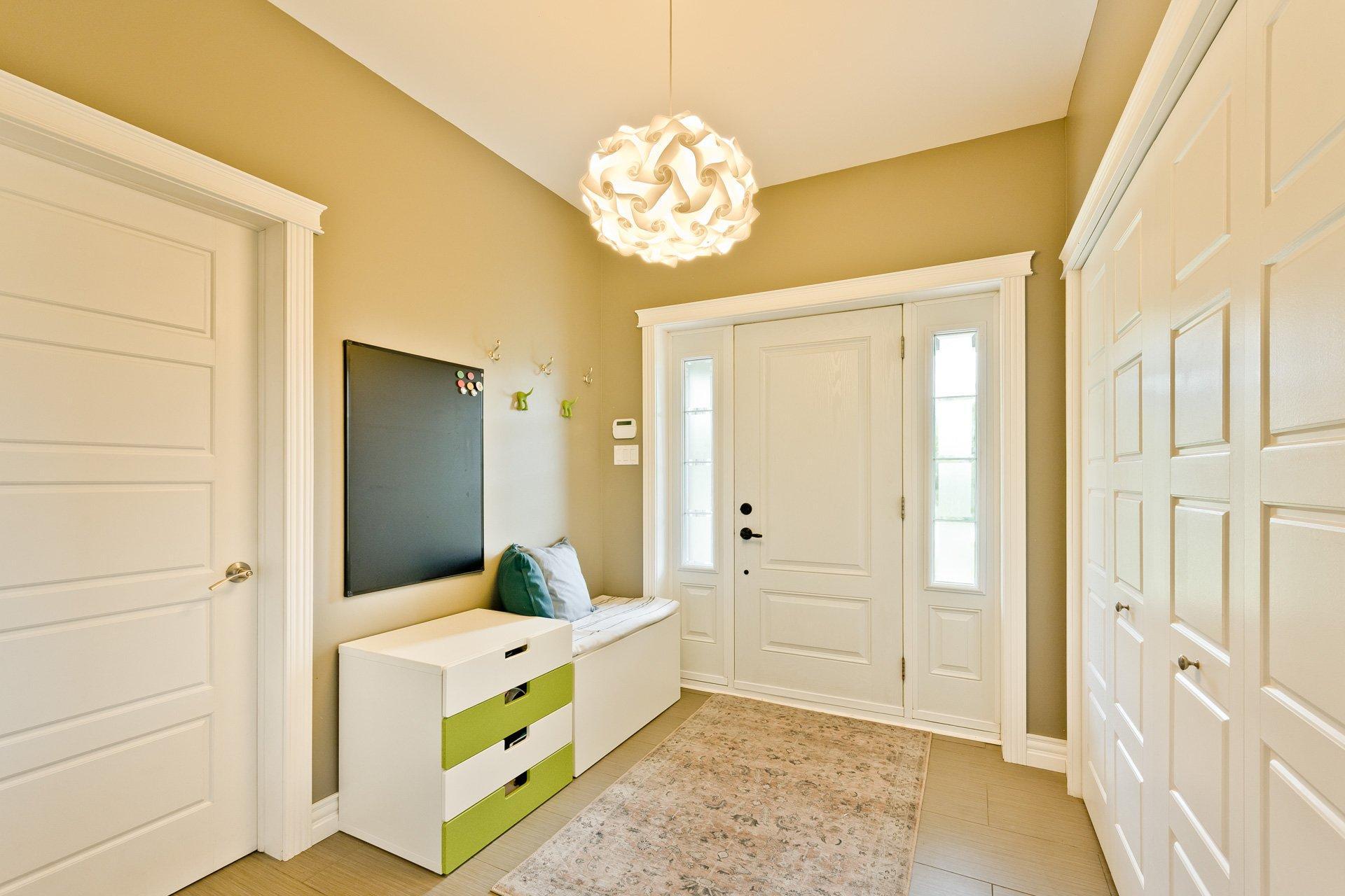 









11


Rue des Mésanges

,
Saint-François-Xavier-de-Brompton,




QC
J0B2V0

