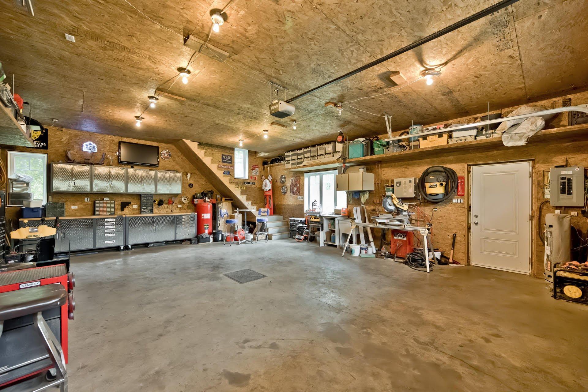 









11


Rue des Mésanges

,
Saint-François-Xavier-de-Brompton,




QC
J0B2V0

