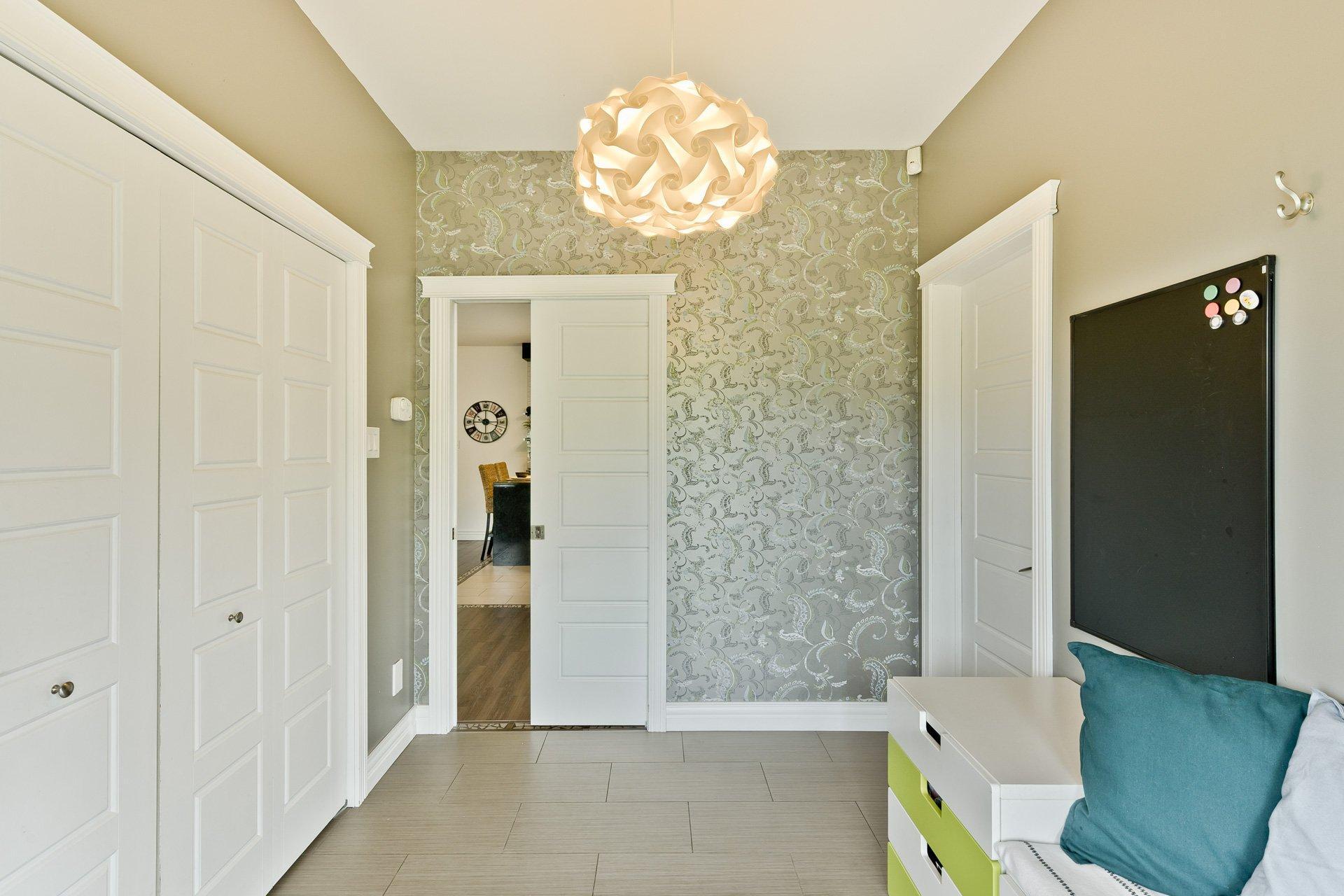 









11


Rue des Mésanges

,
Saint-François-Xavier-de-Brompton,




QC
J0B2V0

