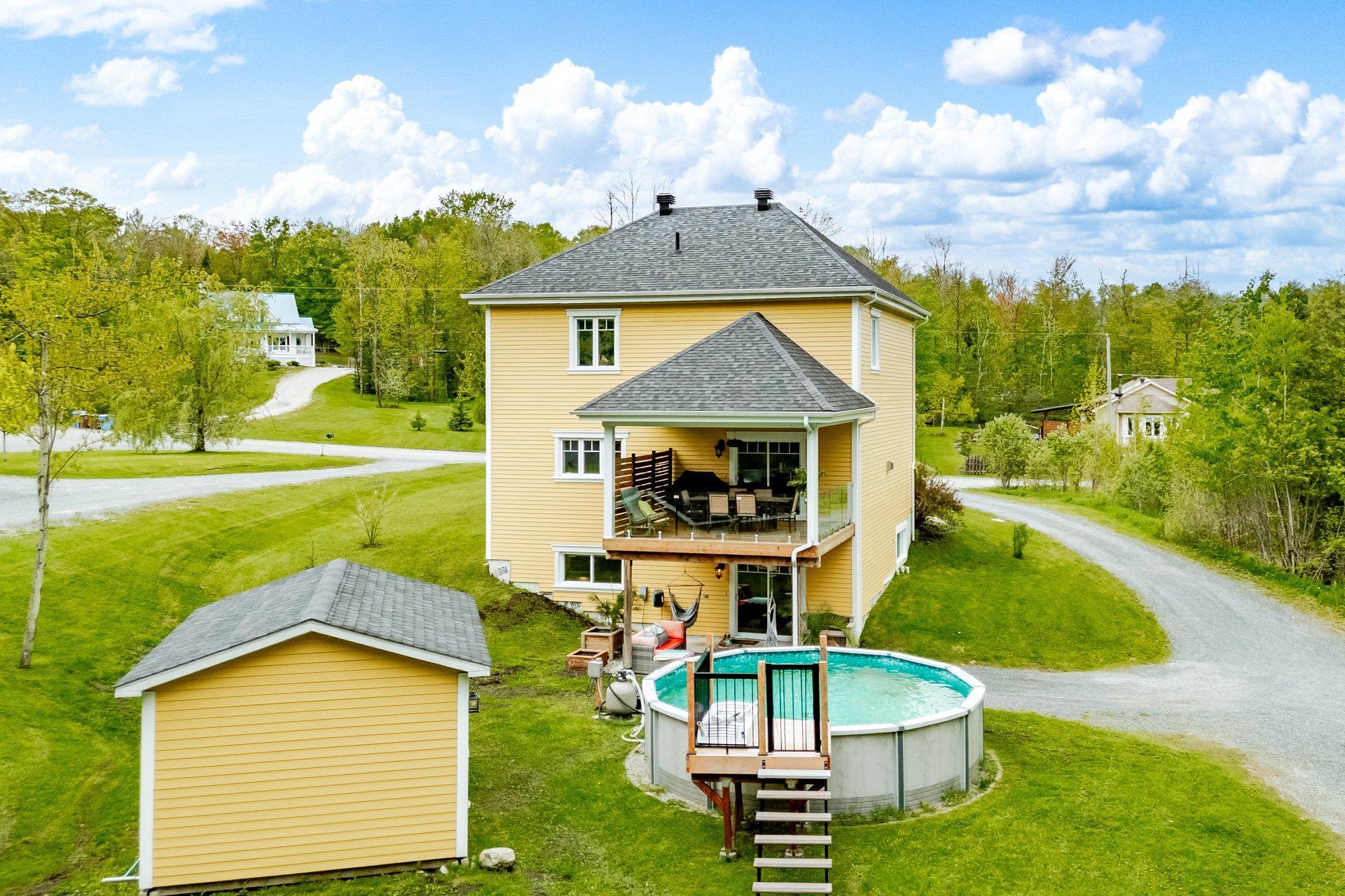 









11


Rue des Mésanges

,
Saint-François-Xavier-de-Brompton,




QC
J0B2V0

