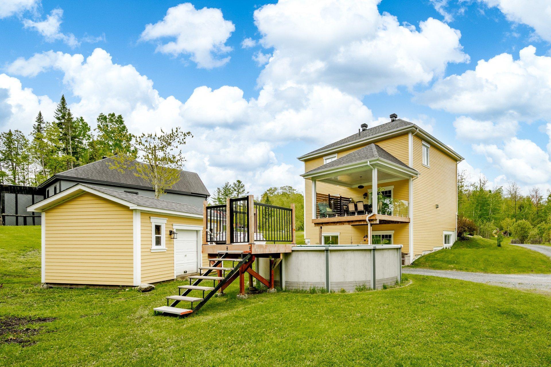 









11


Rue des Mésanges

,
Saint-François-Xavier-de-Brompton,




QC
J0B2V0

