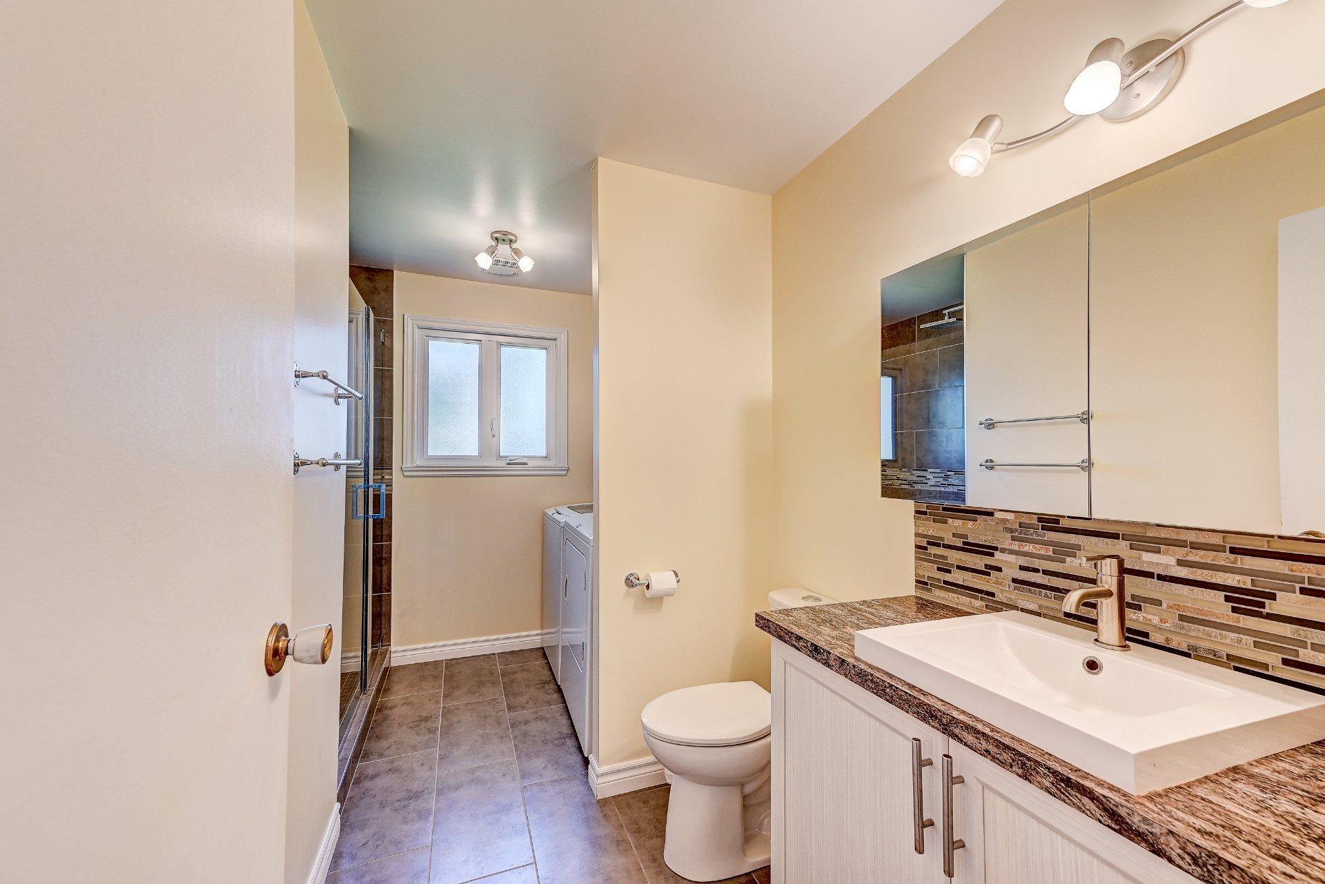









139


Rue Cusson

,
Delson,




QC
J5B1M5

