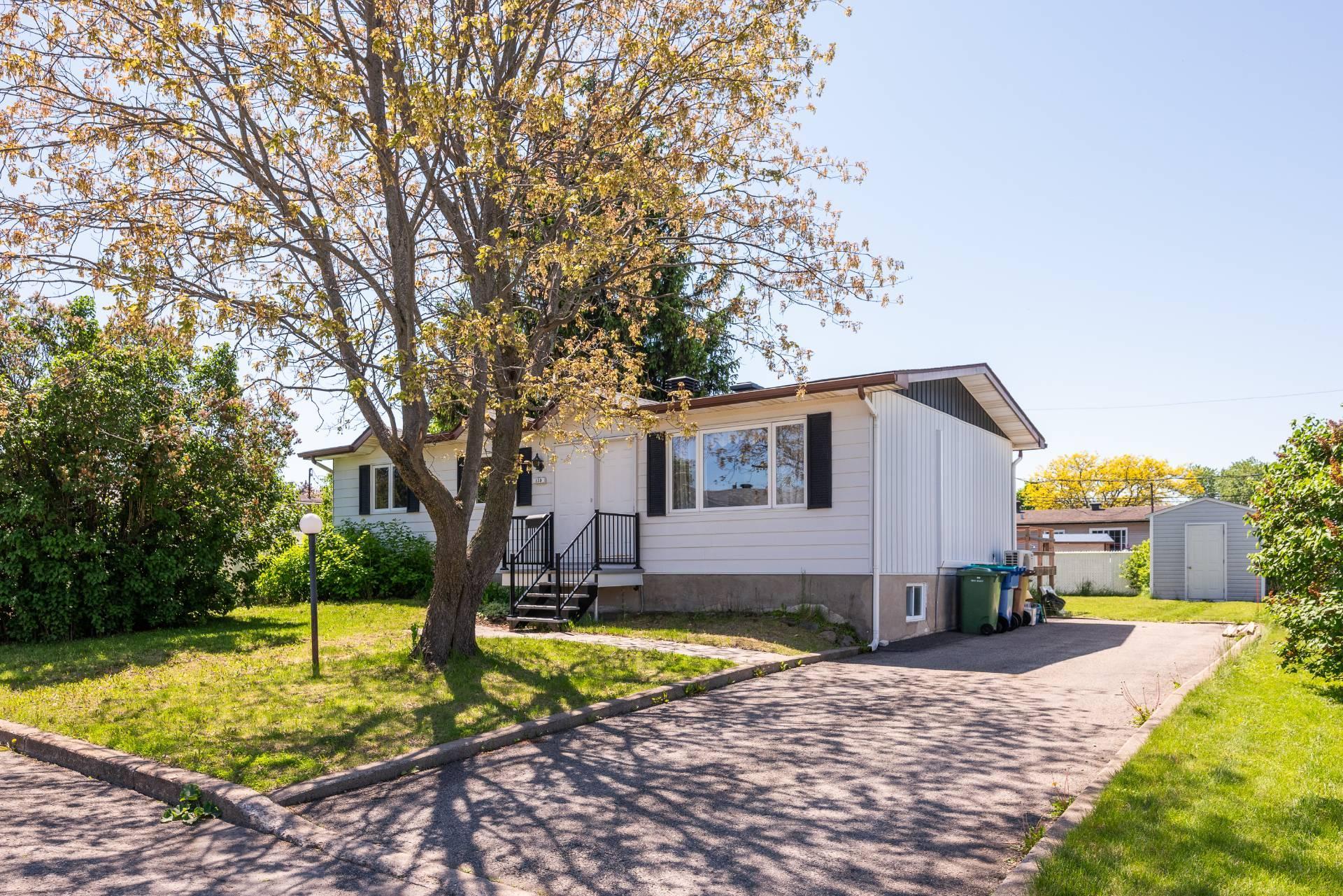 









139


Rue Cusson

,
Delson,




QC
J5B1M5

