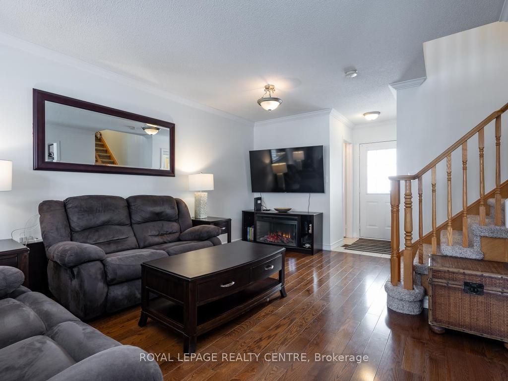 









2418


Baintree

Crescent,
Oakville,




ON
L6M 4W9

