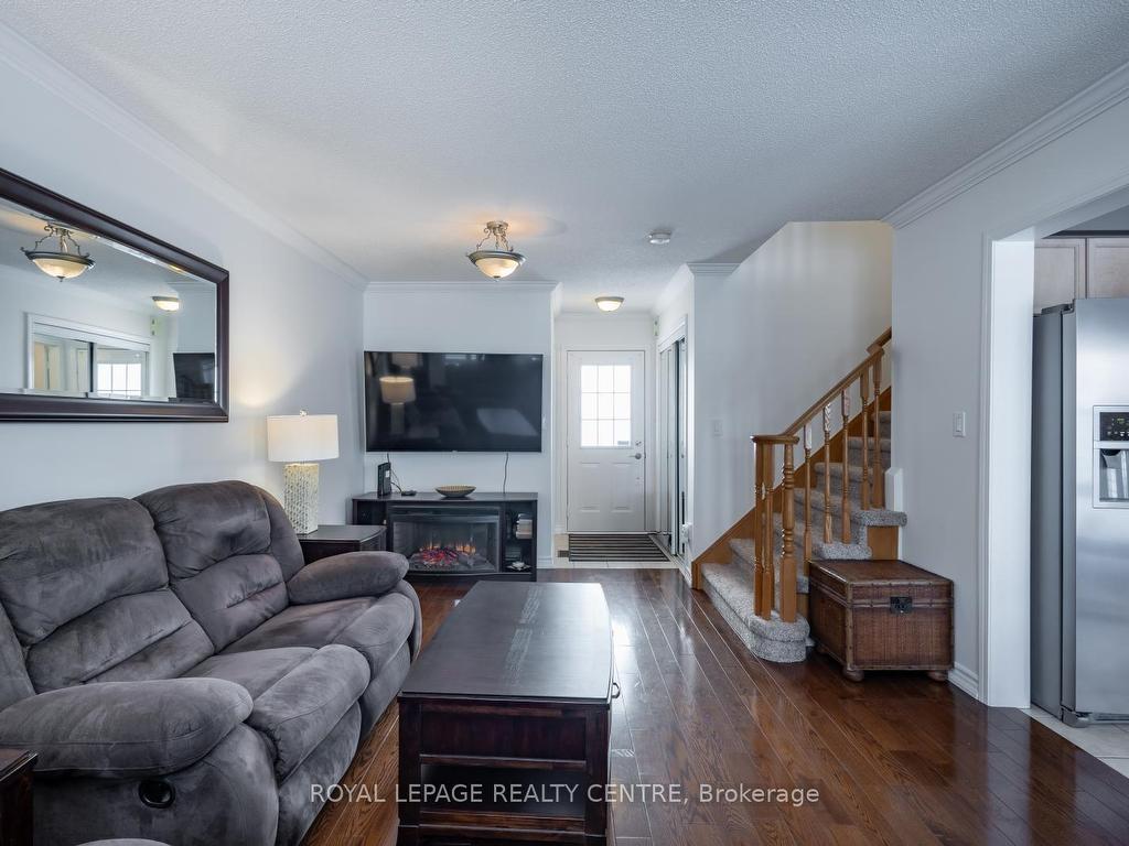 









2418


Baintree

Crescent,
Oakville,




ON
L6M 4W9

