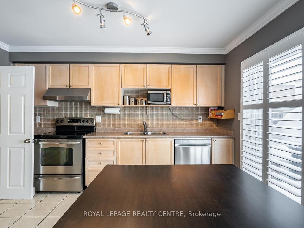 









2418


Baintree

Crescent,
Oakville,




ON
L6M 4W9

