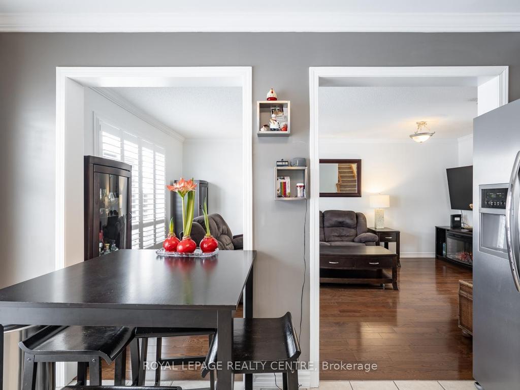 









2418


Baintree

Crescent,
Oakville,




ON
L6M 4W9

