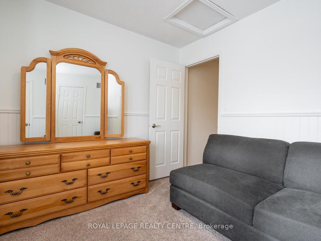 









2418


Baintree

Crescent,
Oakville,




ON
L6M 4W9

