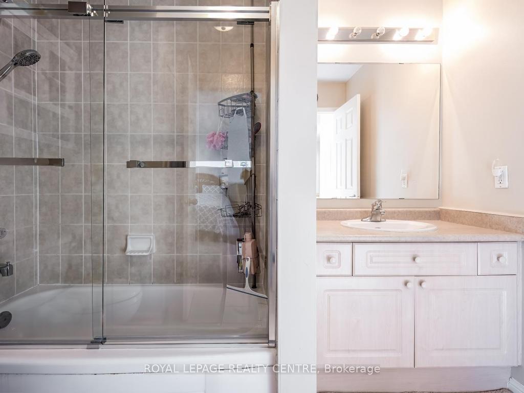 









2418


Baintree

Crescent,
Oakville,




ON
L6M 4W9

