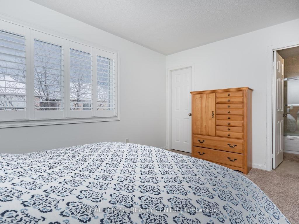 









2418


Baintree

Crescent,
Oakville,




ON
L6M 4W9

