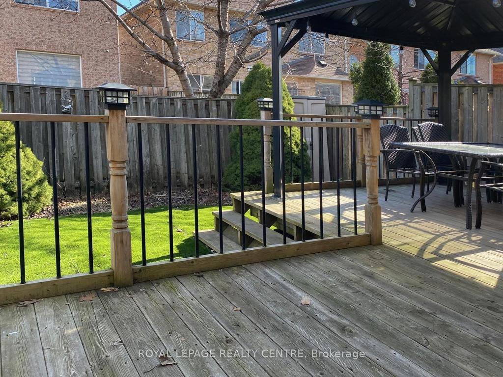 









2418


Baintree

Crescent,
Oakville,




ON
L6M 4W9

