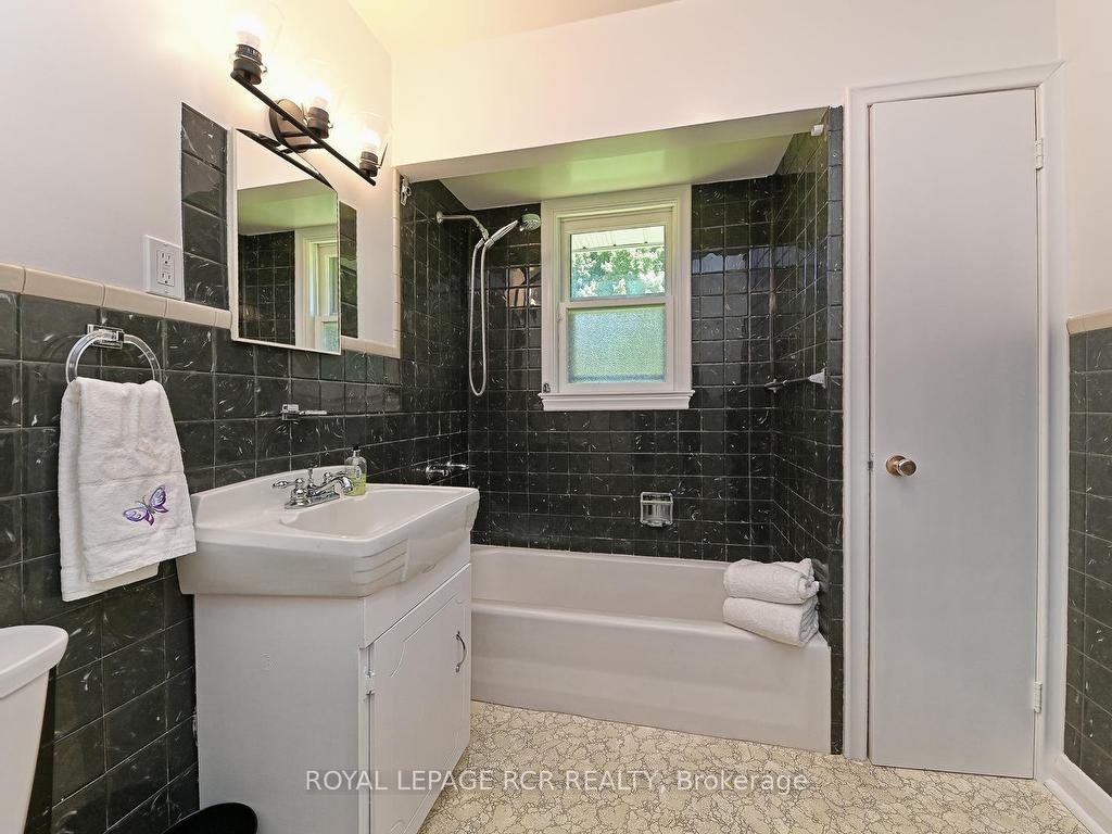









28


Parsons

Avenue,
Caledon,




ON
L7C 1G1

