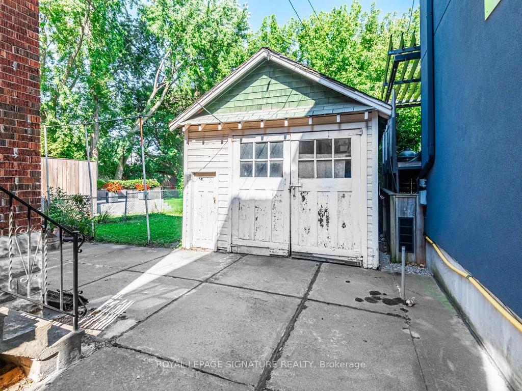









55


Pinewood

Avenue,
Toronto,




ON
M6C 2V2


