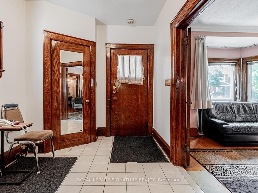 









55


Pinewood

Avenue,
Toronto,




ON
M6C 2V2

