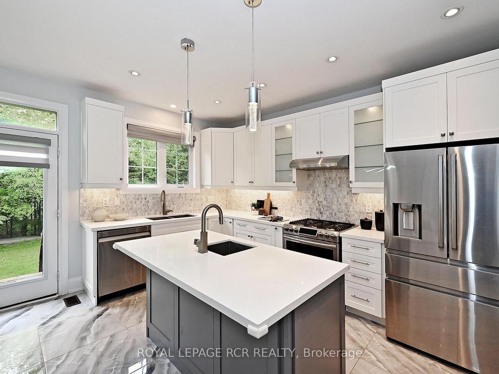 









240


Conklin

Crescent,
Aurora,




ON
L4G 0Z4

