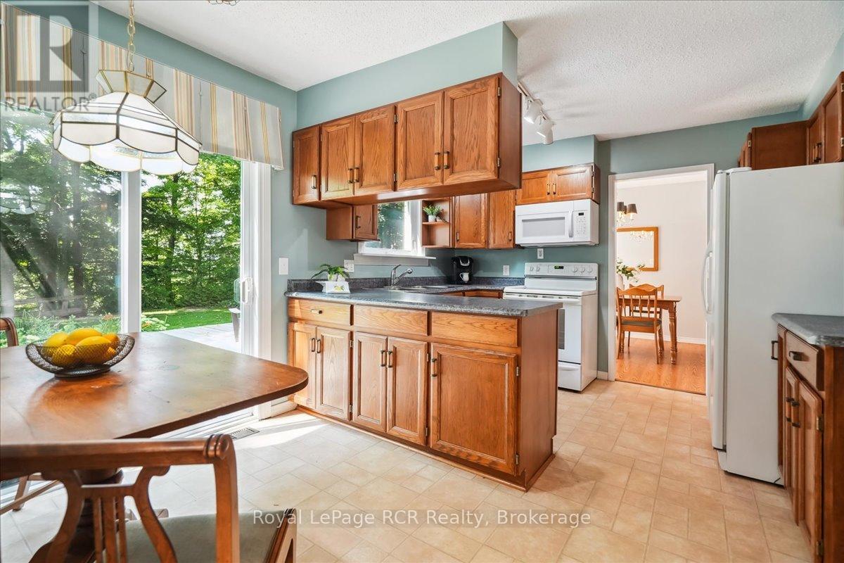 












527 5TH STREET E

,
Owen Sound,




Ontario
N4K1E2

