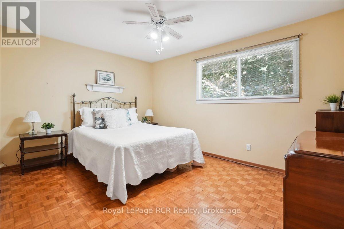 












527 5TH STREET E

,
Owen Sound,




Ontario
N4K1E2

