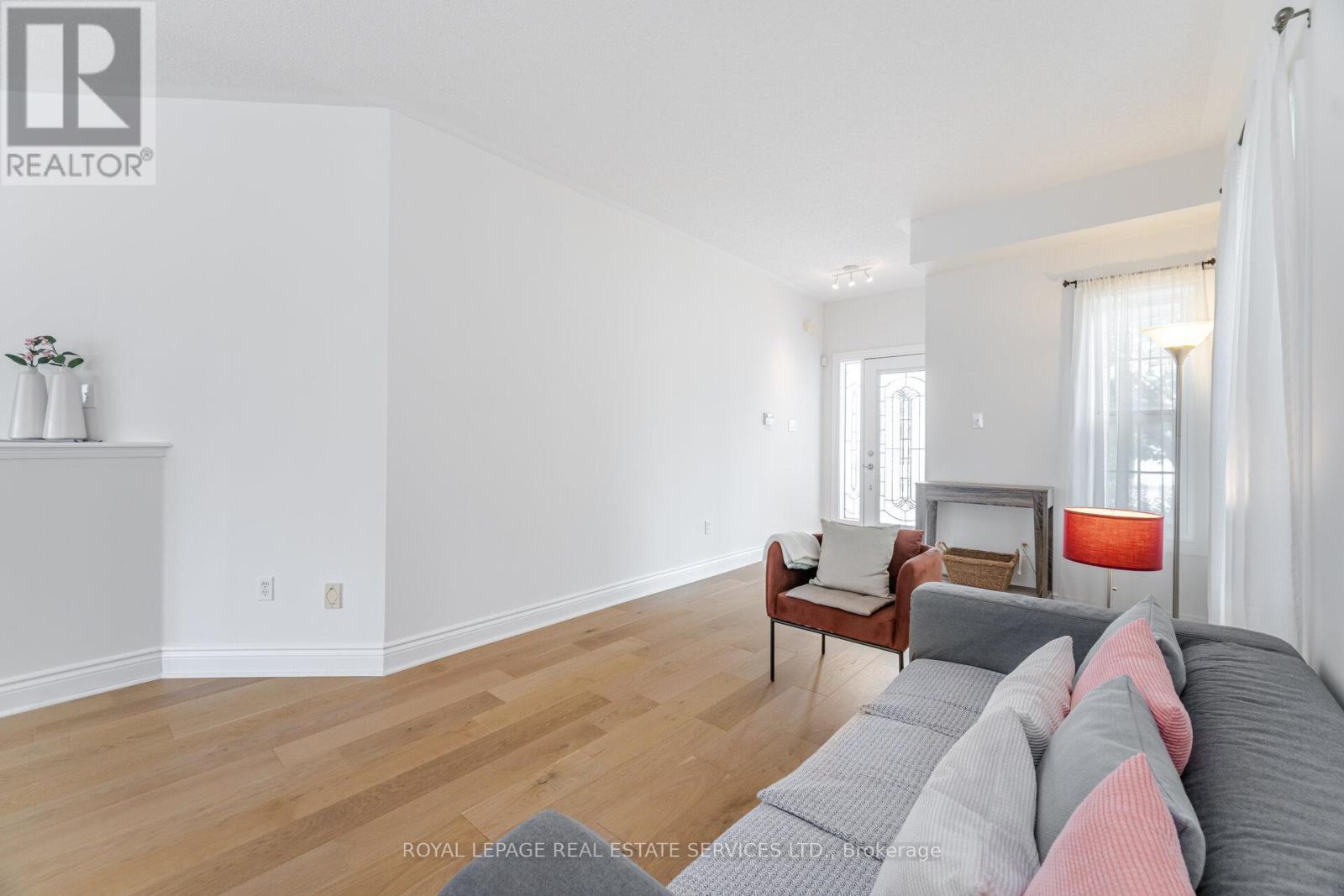 












3896 BLOOMINGTON CRESCENT

,
Mississauga,




Ontario
L5M7H4


