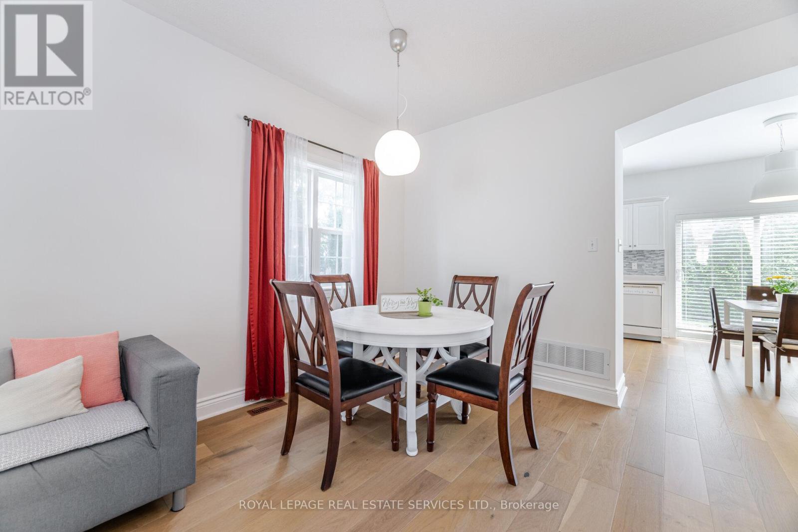 












3896 BLOOMINGTON CRESCENT

,
Mississauga,




Ontario
L5M7H4

