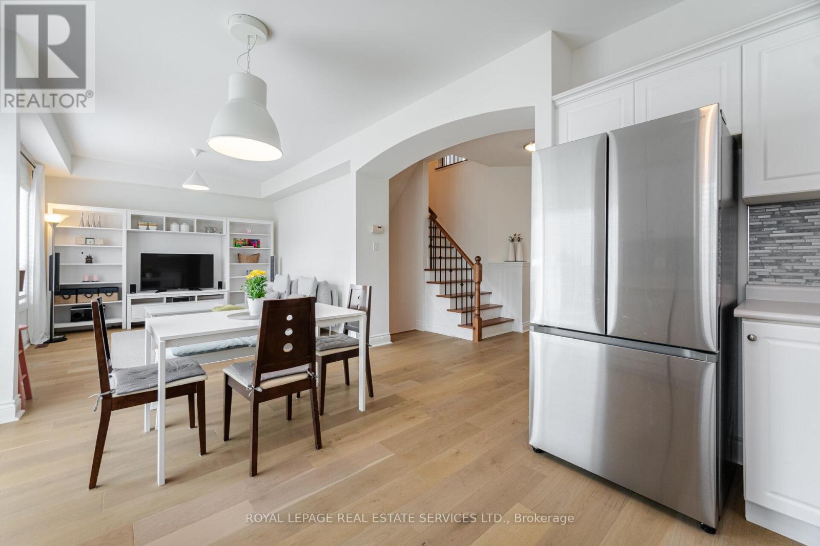












3896 BLOOMINGTON CRESCENT

,
Mississauga,




Ontario
L5M7H4

