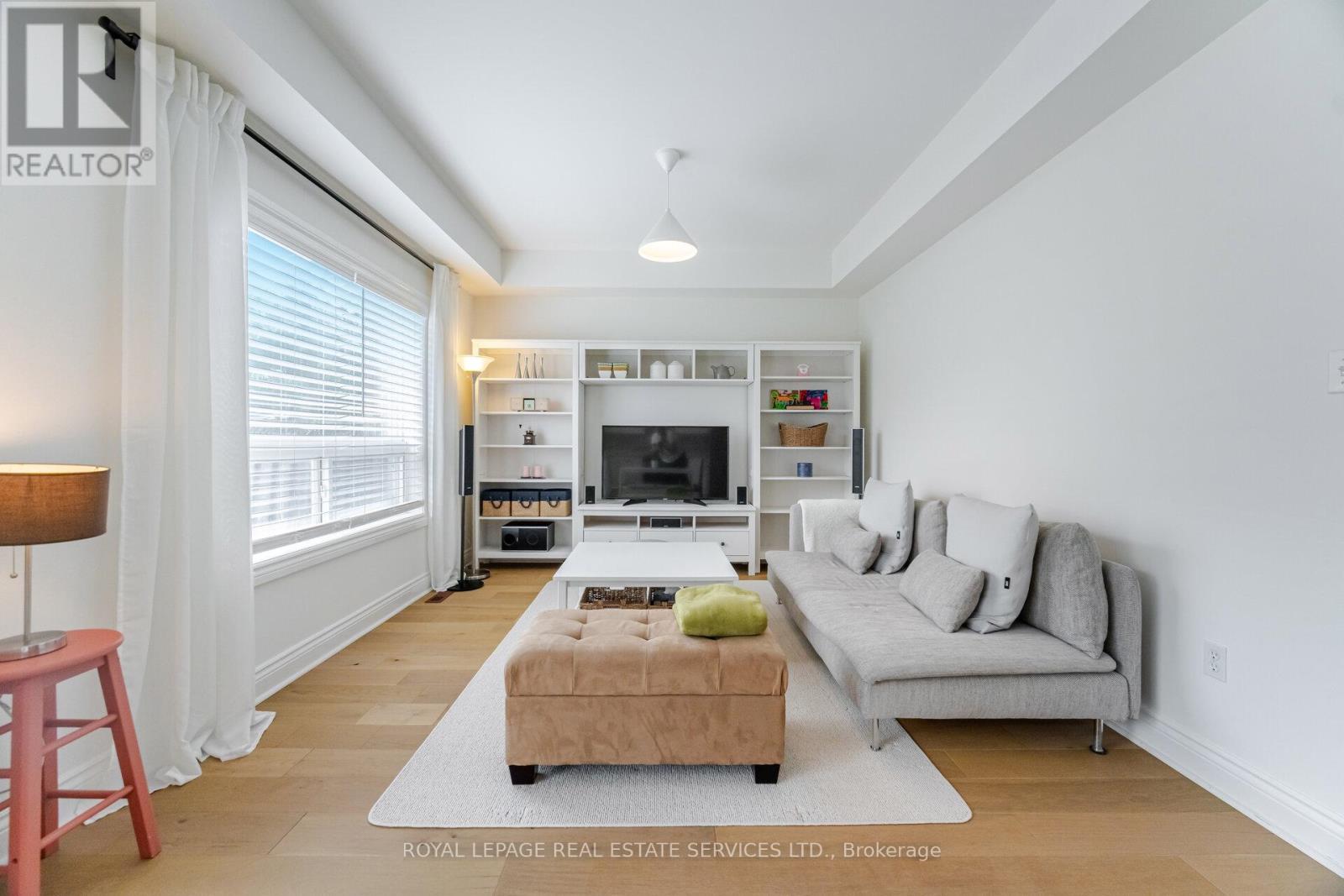 












3896 BLOOMINGTON CRESCENT

,
Mississauga,




Ontario
L5M7H4

