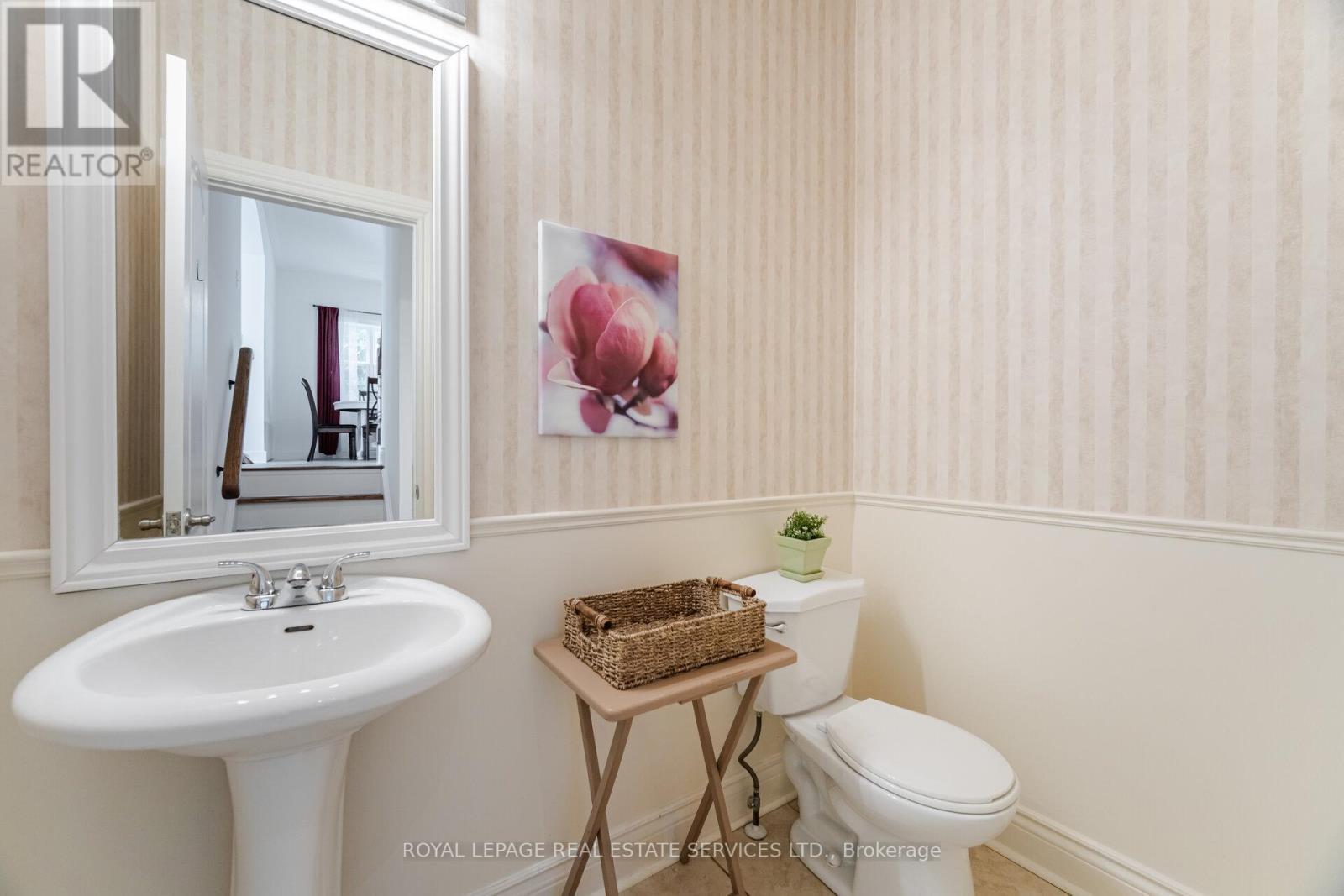 












3896 BLOOMINGTON CRESCENT

,
Mississauga,




Ontario
L5M7H4

