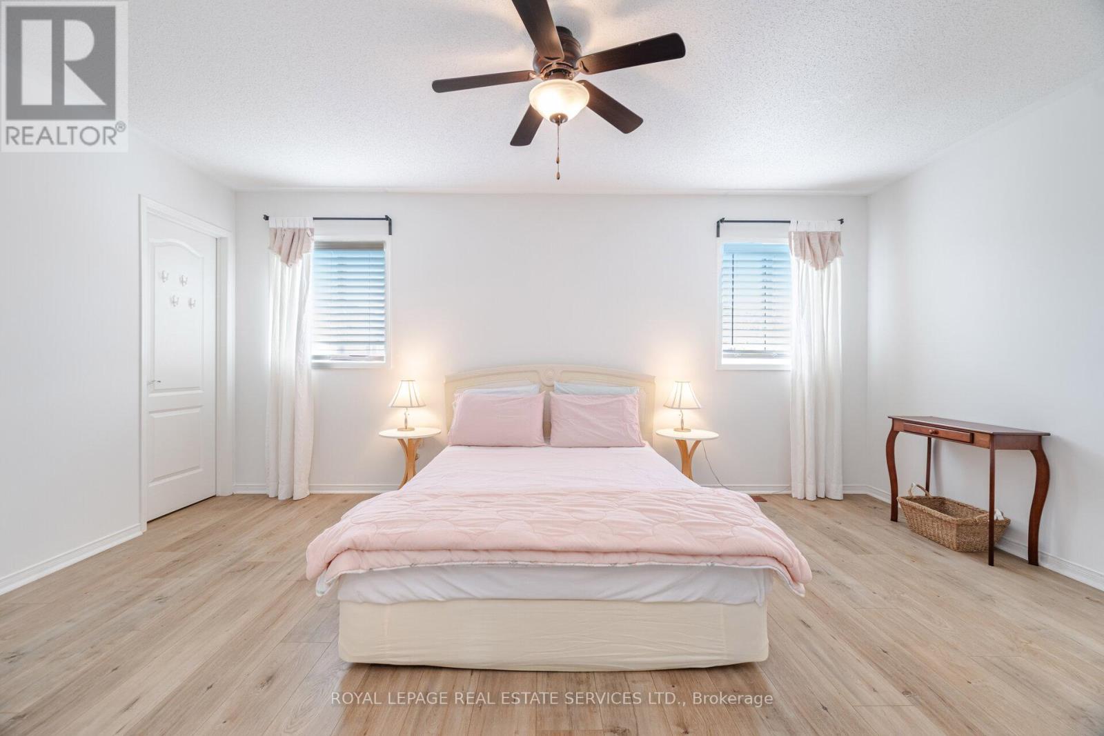 












3896 BLOOMINGTON CRESCENT

,
Mississauga,




Ontario
L5M7H4

