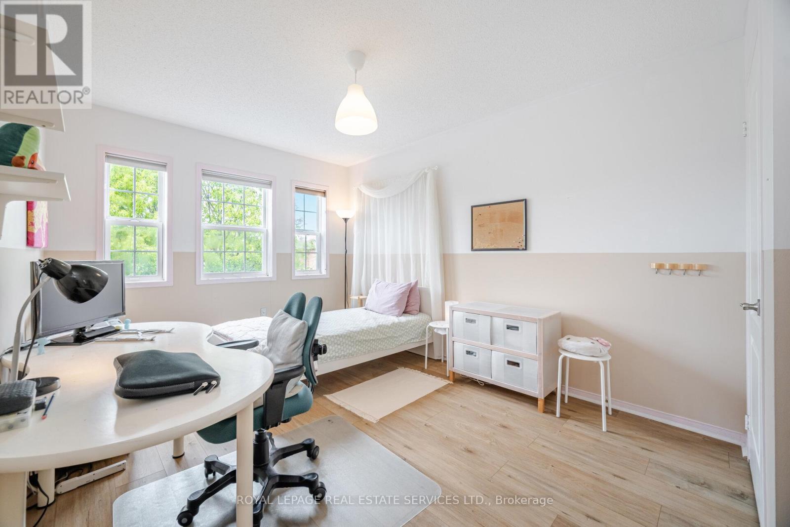 












3896 BLOOMINGTON CRESCENT

,
Mississauga,




Ontario
L5M7H4

