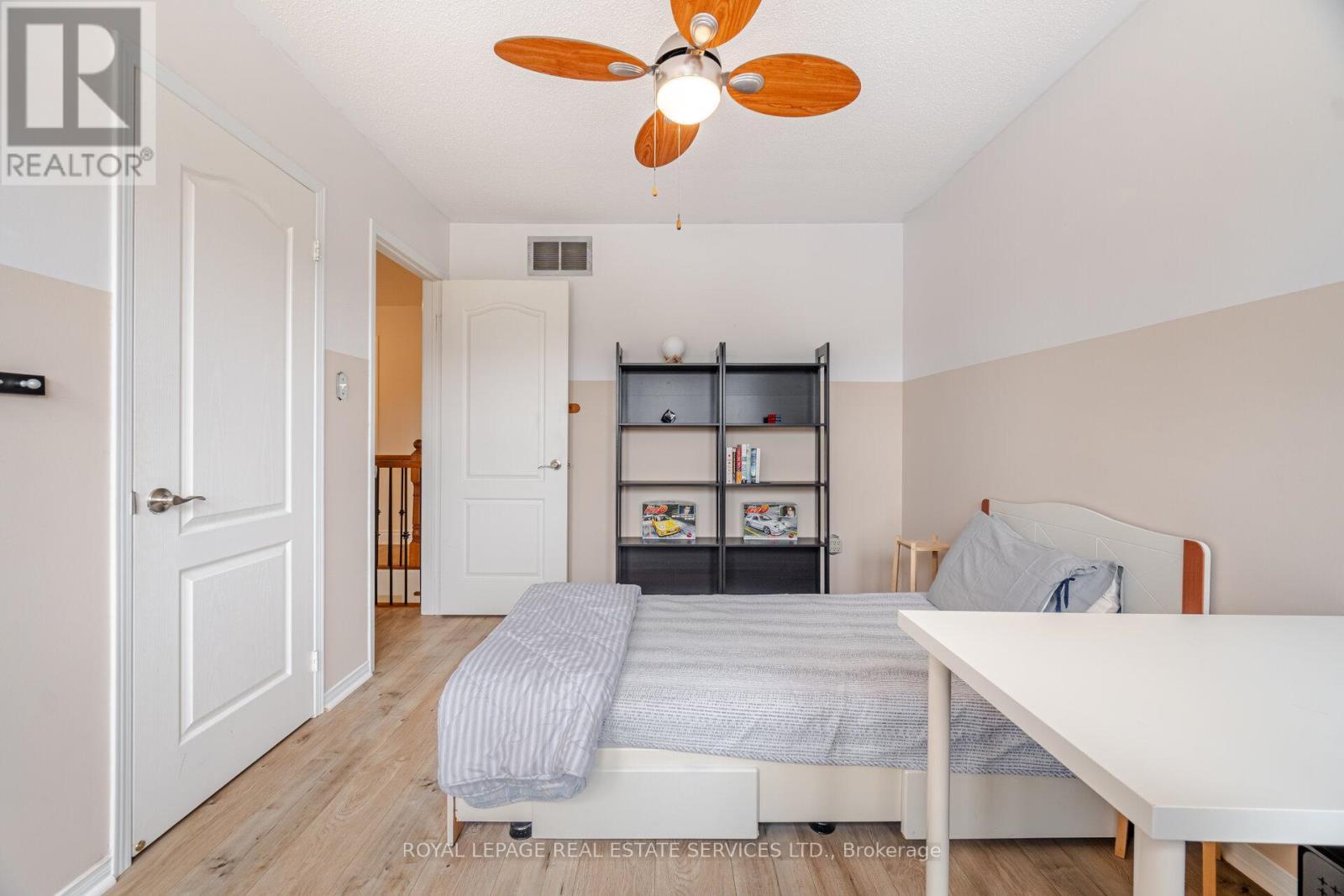 












3896 BLOOMINGTON CRESCENT

,
Mississauga,




Ontario
L5M7H4

