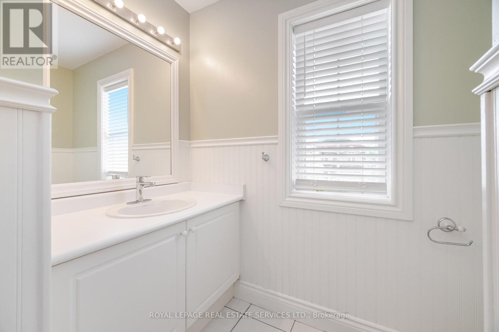 












3896 BLOOMINGTON CRESCENT

,
Mississauga,




Ontario
L5M7H4

