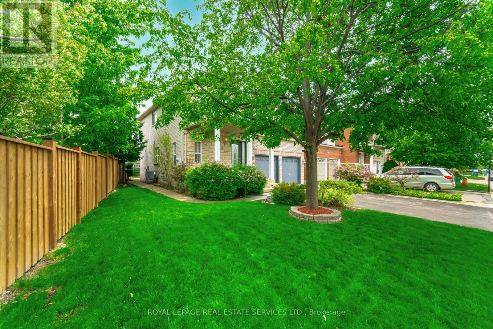 












3896 BLOOMINGTON CRESCENT

,
Mississauga,




Ontario
L5M7H4


