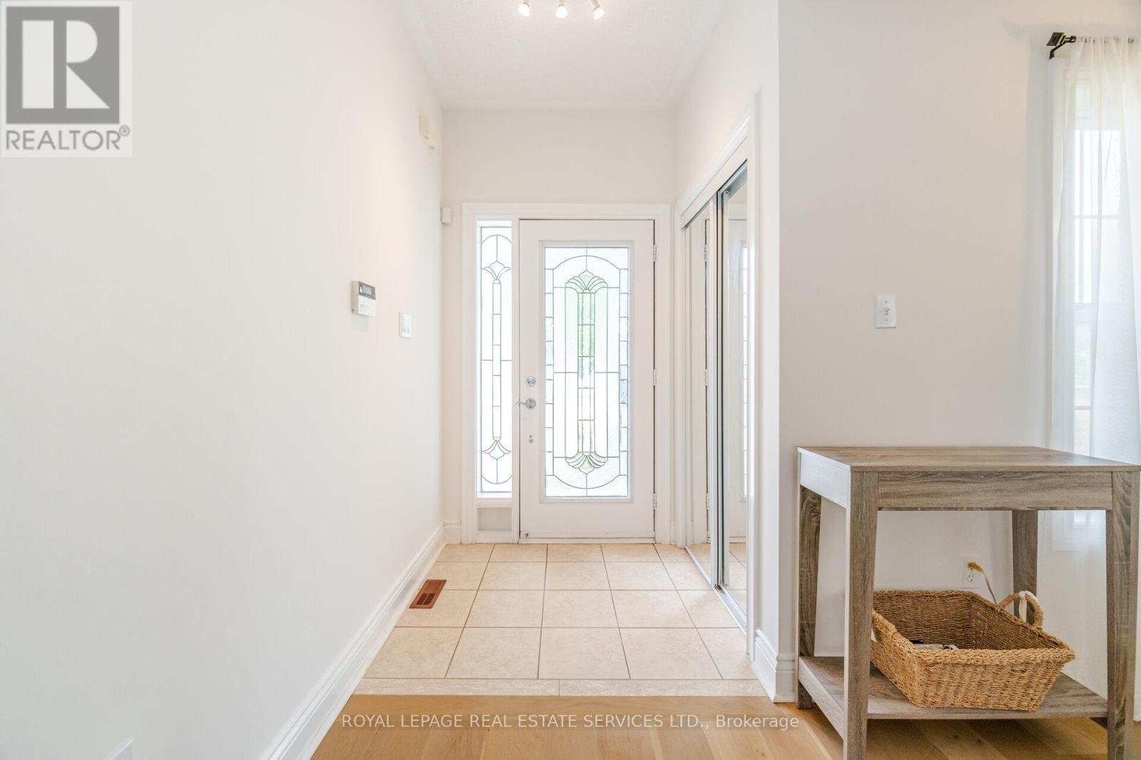 












3896 BLOOMINGTON CRESCENT

,
Mississauga,




Ontario
L5M7H4

