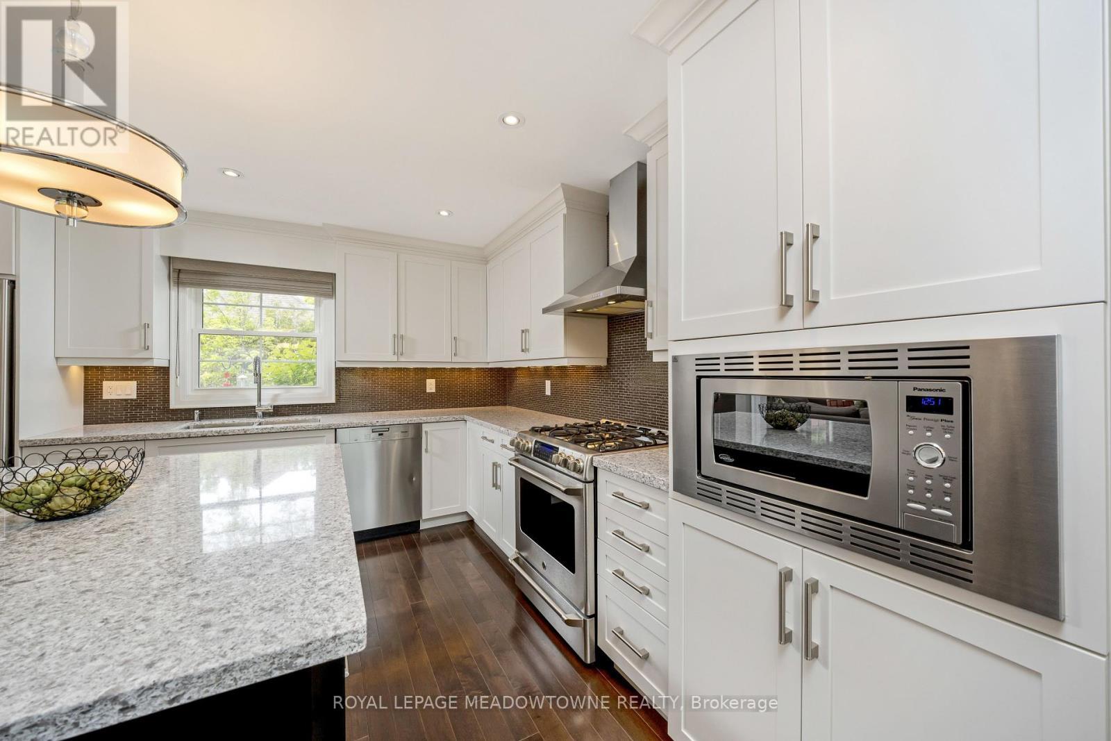 












3345 SAWMILL VALLEY DRIVE

,
Mississauga,




Ontario
L5L2Z8

