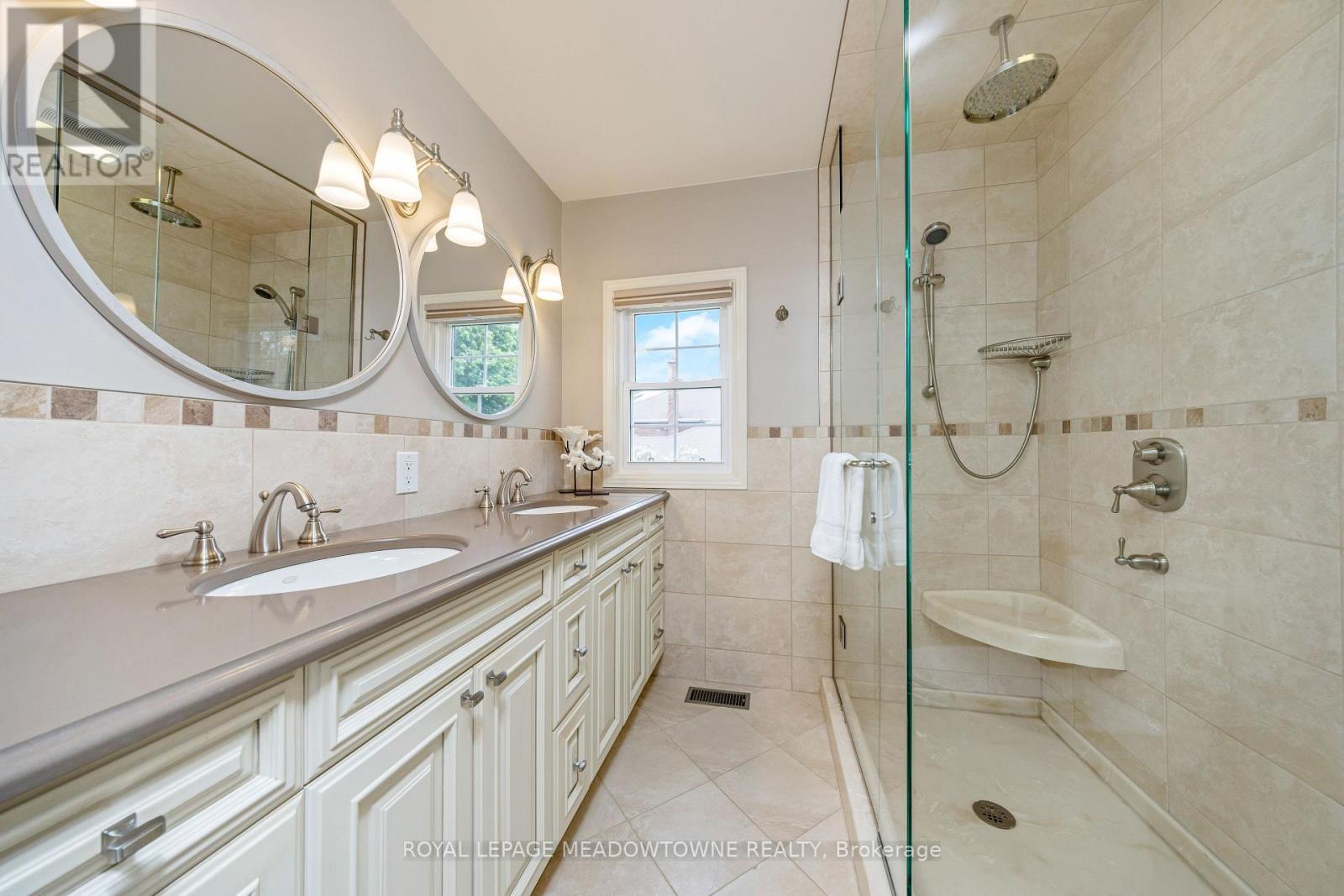 












3345 SAWMILL VALLEY DRIVE

,
Mississauga,




Ontario
L5L2Z8

