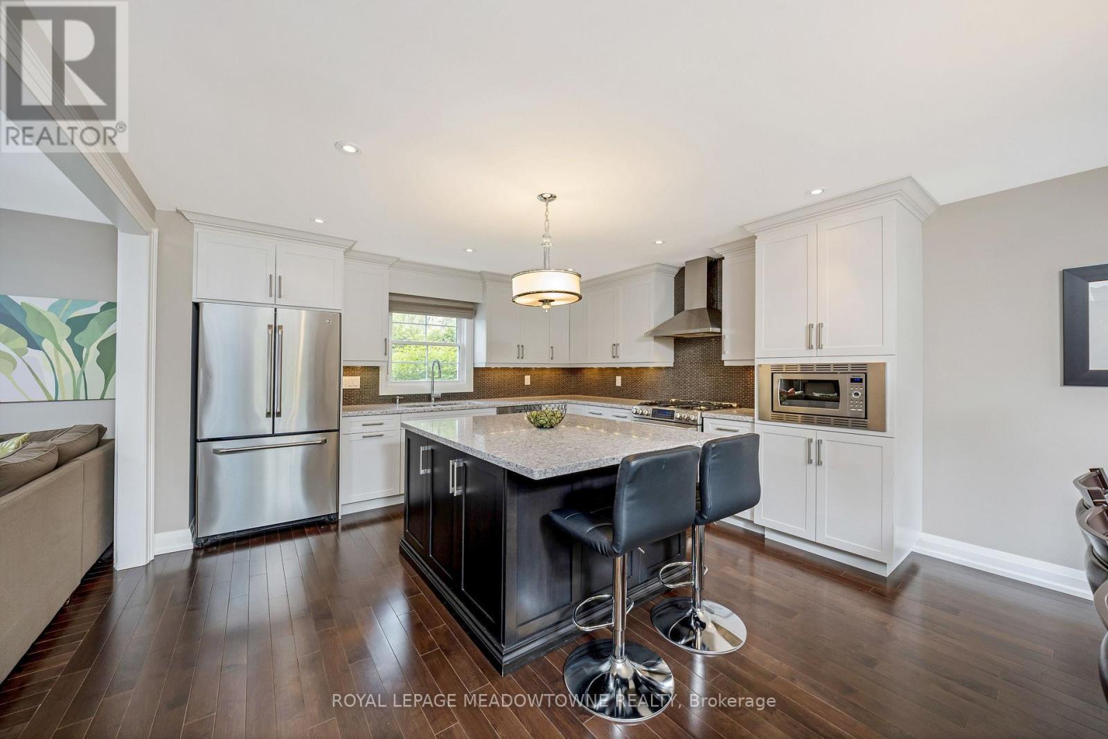 












3345 SAWMILL VALLEY DRIVE

,
Mississauga,




Ontario
L5L2Z8

