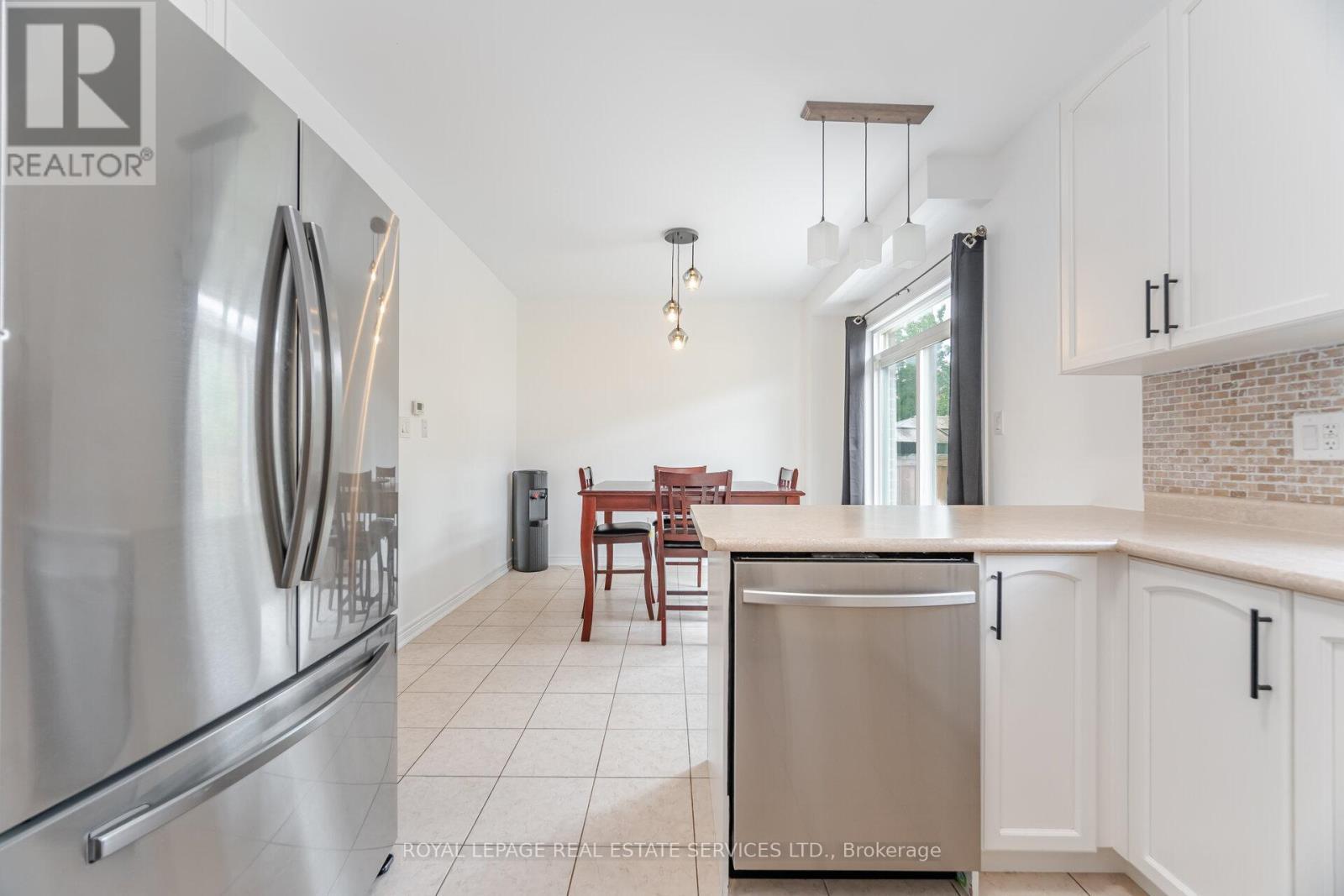 












137 HOLMES CRESCENT

,
Milton,




Ontario
L9T0V9

