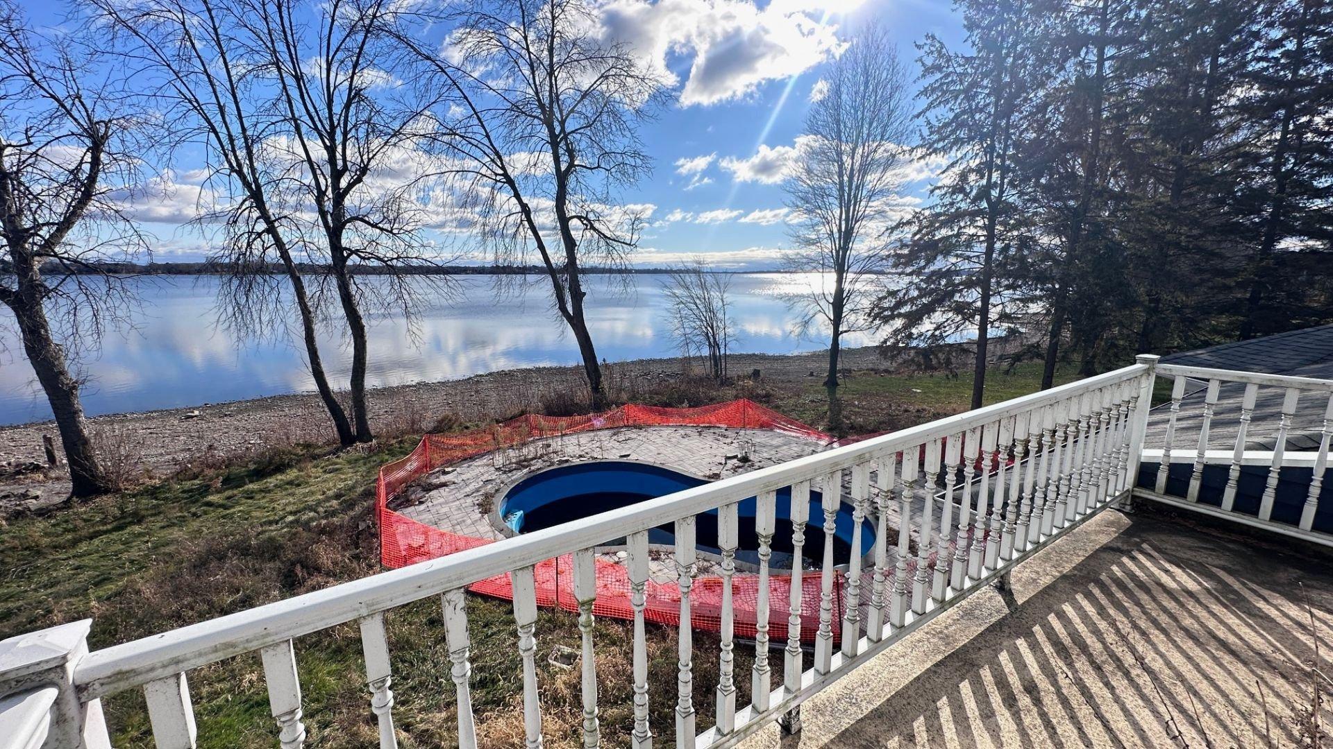 









57


Rg de la Barbotte

,
Lacolle,




QC
J0J1J0

