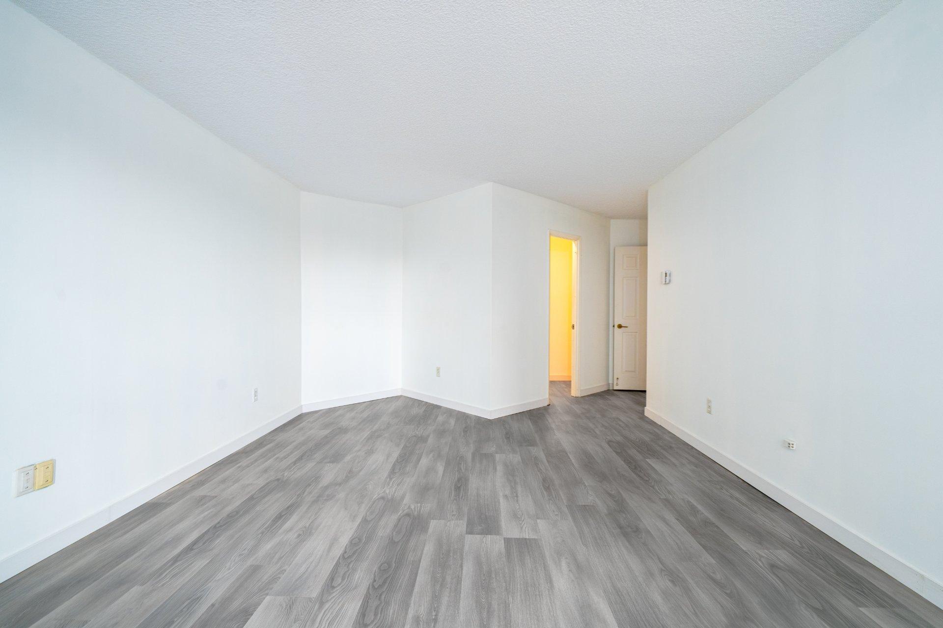 









50


Rue De La Barre

, 405,
Longueuil (Le Vieux-Longueuil),




QC
J4K5G2

