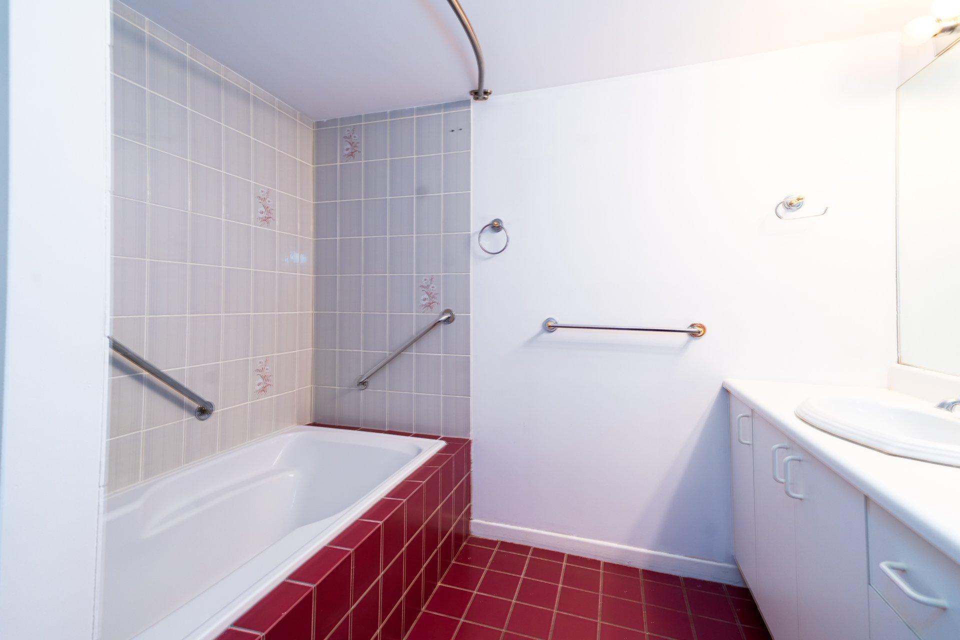 









50


Rue De La Barre

, 405,
Longueuil (Le Vieux-Longueuil),




QC
J4K5G2

