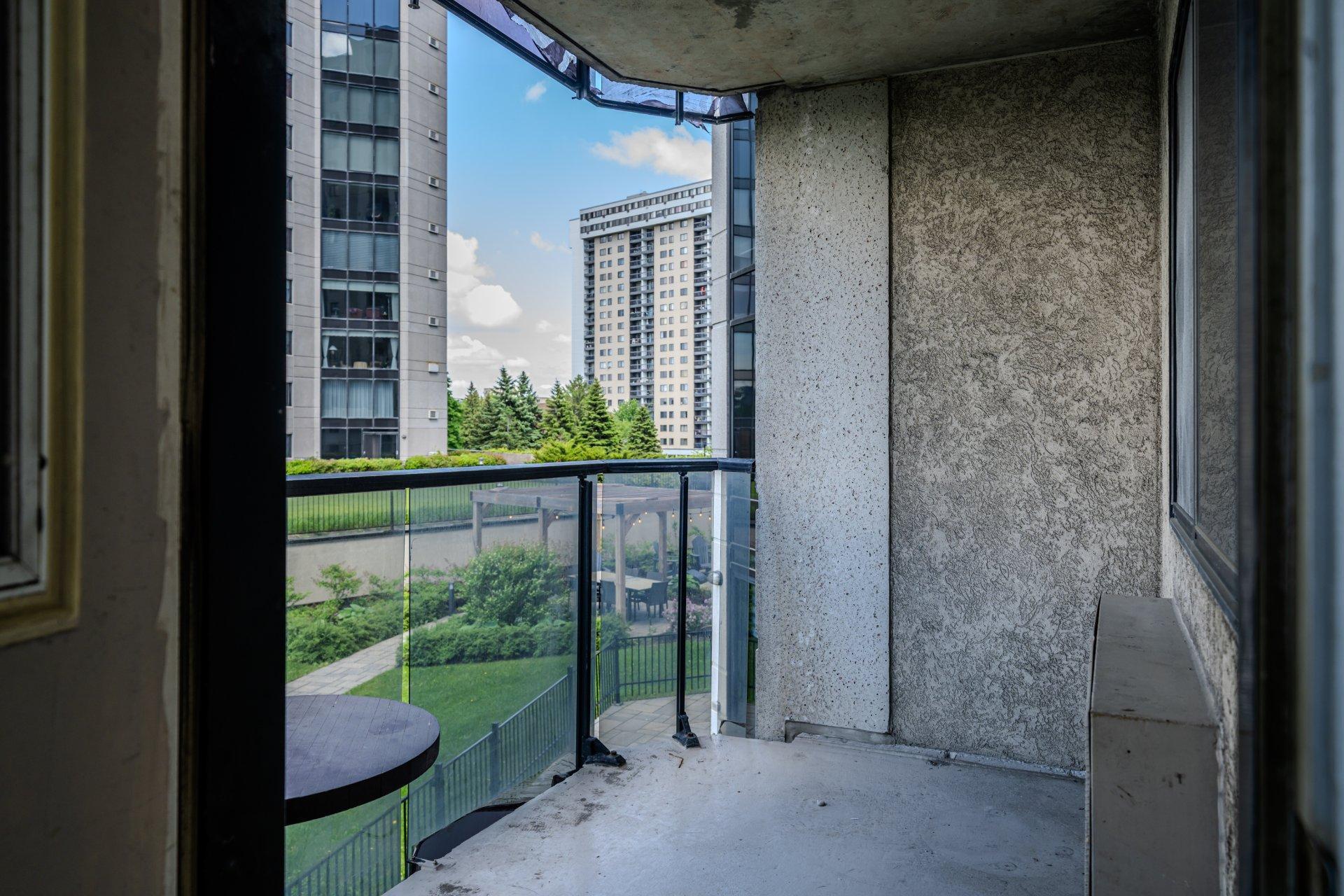 









50


Rue De La Barre

, 405,
Longueuil (Le Vieux-Longueuil),




QC
J4K5G2

