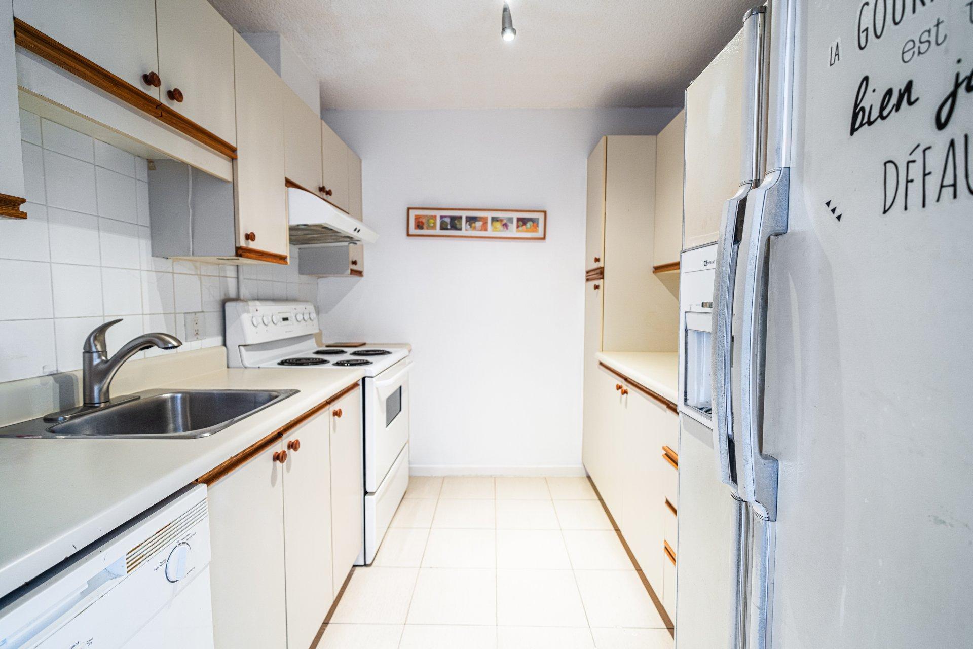 









50


Rue De La Barre

, 405,
Longueuil (Le Vieux-Longueuil),




QC
J4K5G2

