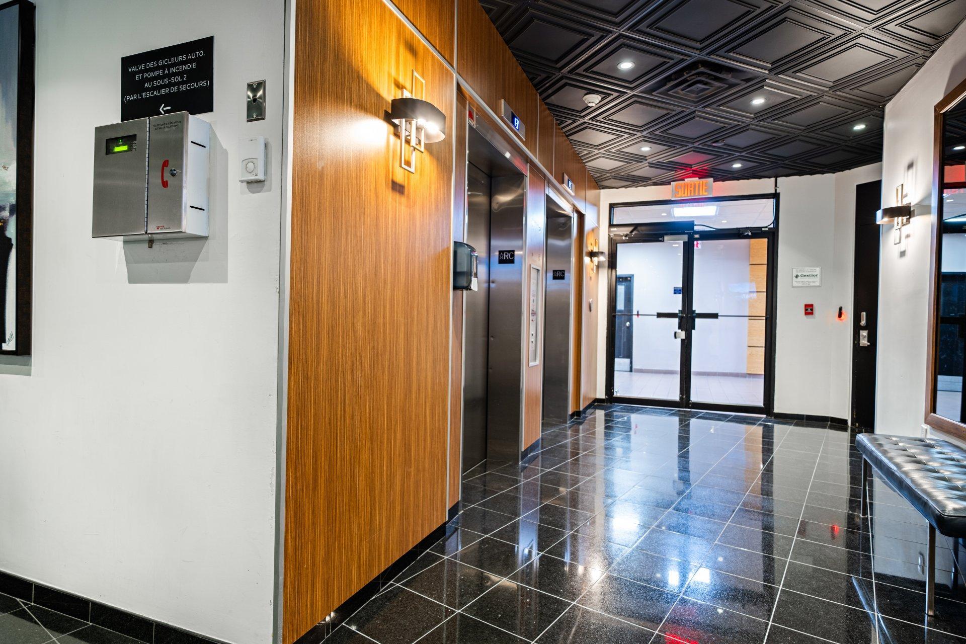 









50


Rue De La Barre

, 405,
Longueuil (Le Vieux-Longueuil),




QC
J4K5G2

