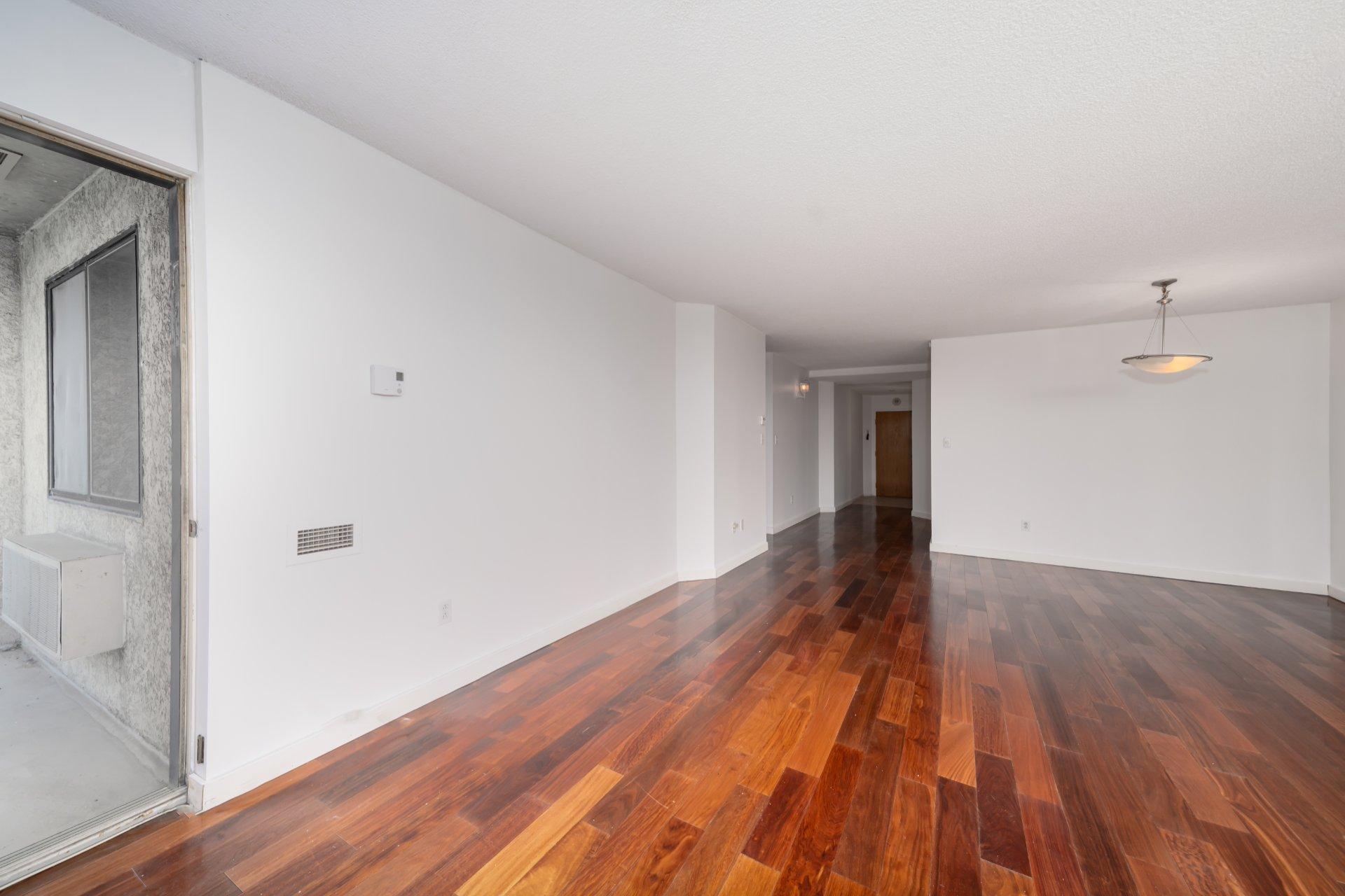 









50


Rue De La Barre

, 405,
Longueuil (Le Vieux-Longueuil),




QC
J4K5G2

